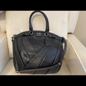 COACH SHOULDER BAG